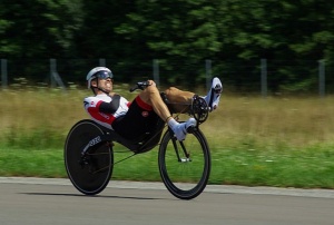 Stijn van de Maele tweede op M5 CHR tijdens wereldkampioenschappen ligfietsen Frankrijk